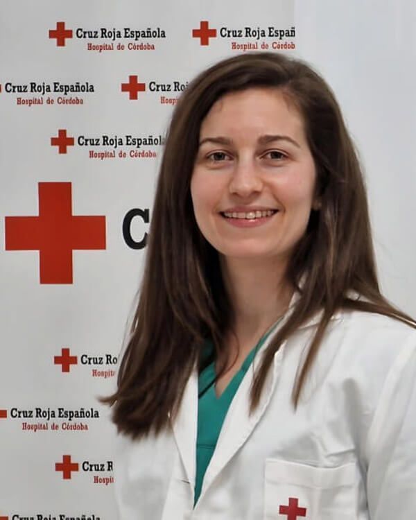 Dra. Elena de Dios González, experta en injerto capilar en Córdoba - Hospital Cruz Roja