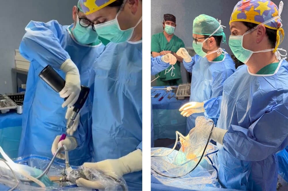 Dr. Antonio de Prado realizando cirugía artroscópica de tobillo en Hospital Cruz Roja de Córdoba para inestabilidad crónica.