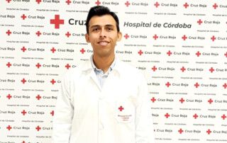 Dr. Juan Pablo Baldivieso, reumatólogo del Hospital Cruz Roja de Córdoba, durante una entrevista