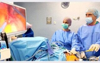 Cirugía bariátrica laparoscópica en quirófano del Hospital Cruz Roja de Córdoba